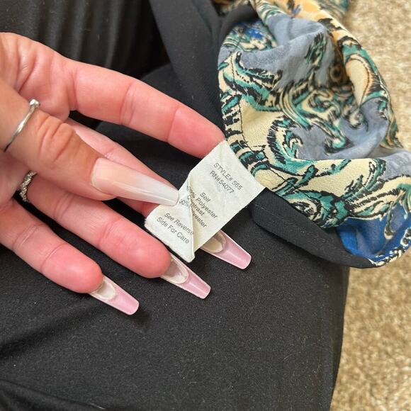 Cabi Buchanan mixed print top blouse tank black lightweight keyhole back SZ LG - Picture 7 of 8